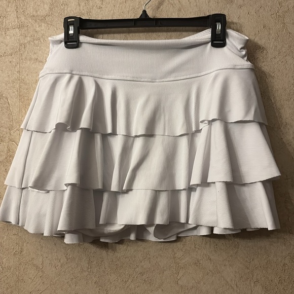 Arizona Built In Shorts Mid Rise Skirt- (Waist across 34” Length 14.5”) - Picture 7 of 7